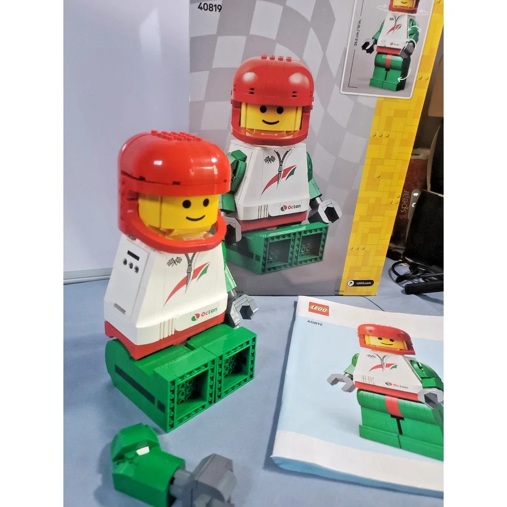 LEGO 40819 Up-Scaled Racing Driver Minifigure Built Complete Box Manual
